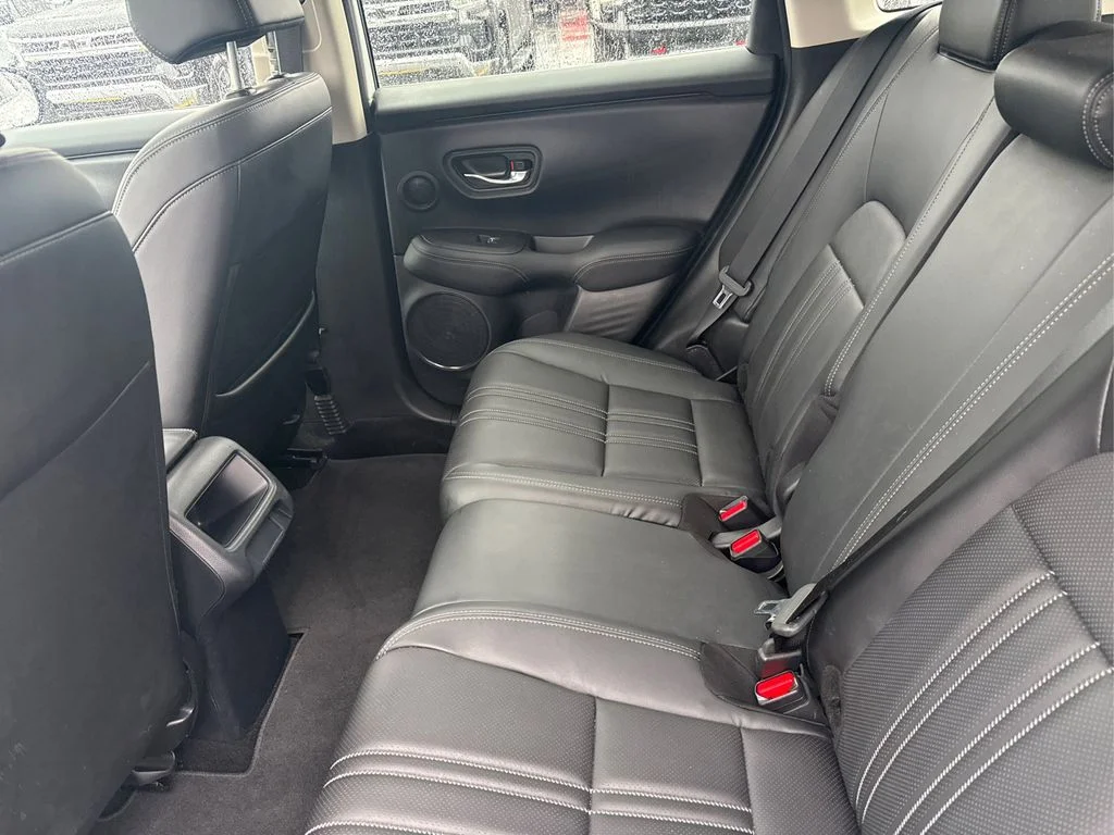 Used 2024 Lunar Silver Metallic Honda EX-L image 21
