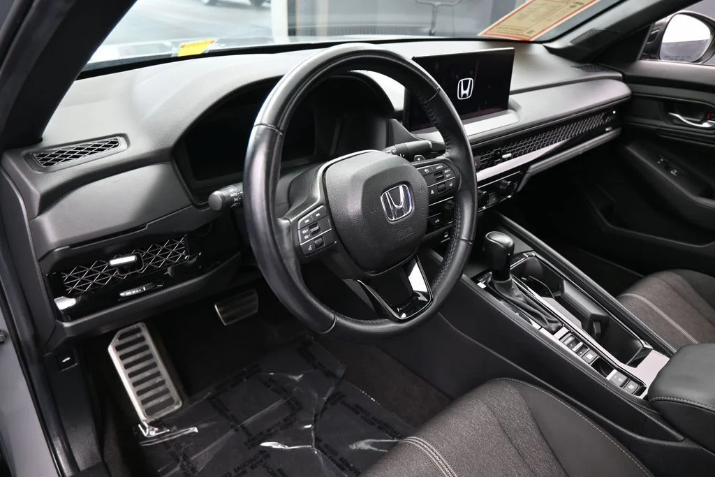Used 2024 Urban Gray Pearl Honda Sport image 9