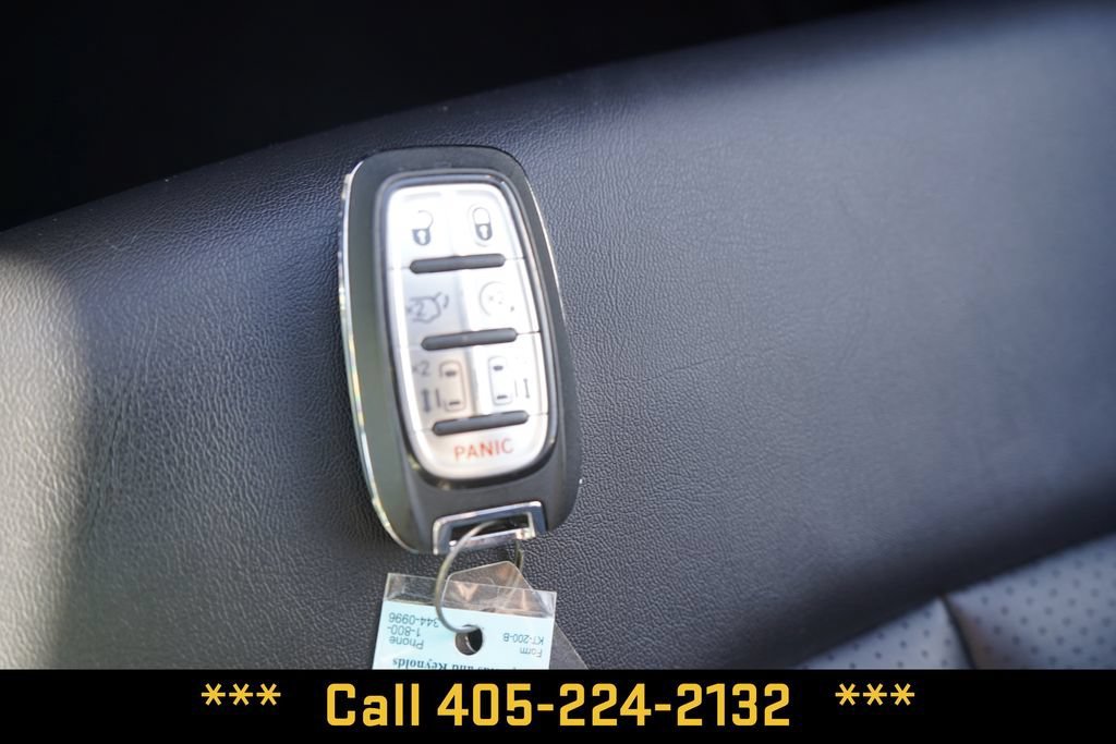2025 Chrysler Pacifica Select - Photo 39