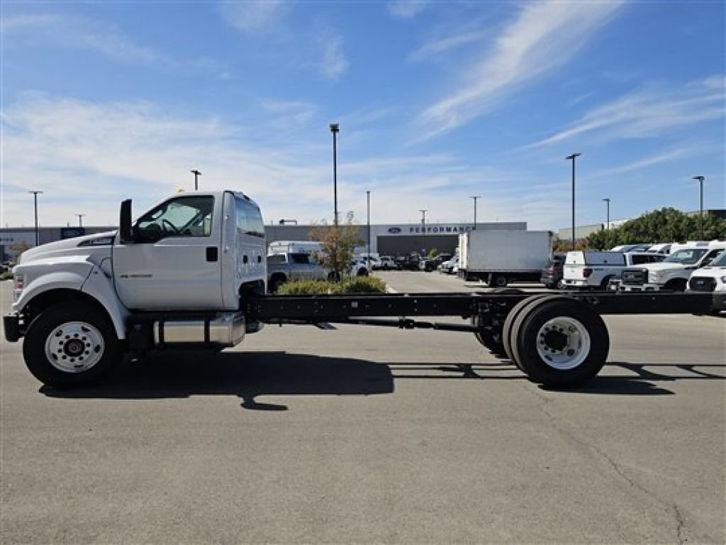 New 2025 Oxford White Ford Base image 22