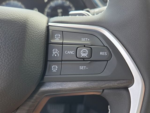 New 2027 High-Gloss Black Paint Jeep Limited image 28