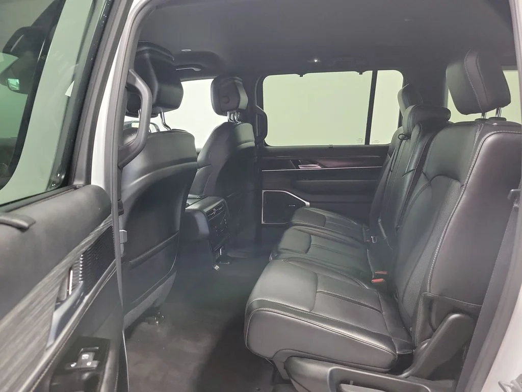 Used 2023 White Jeep Series II image 30