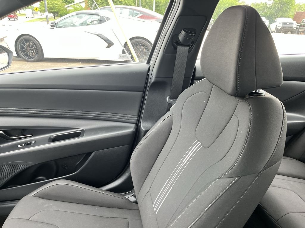Used 2025 Silver Hyundai SEL Sport image 22