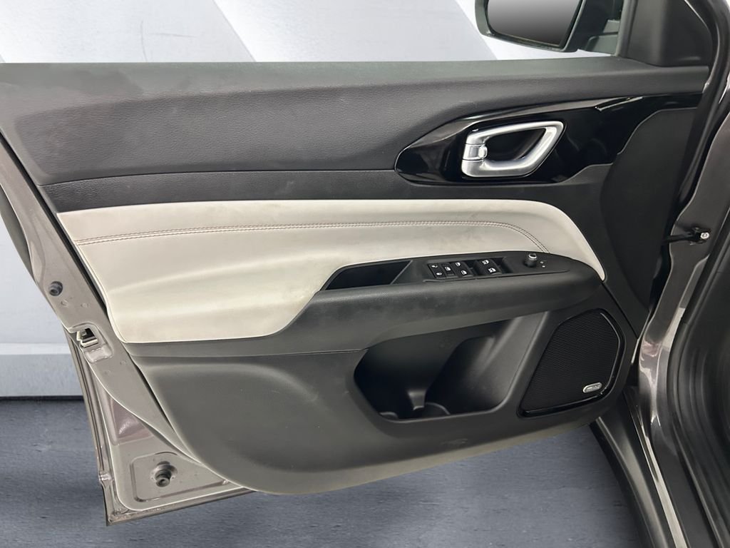 Used 2023 Gray Jeep Limited image 12