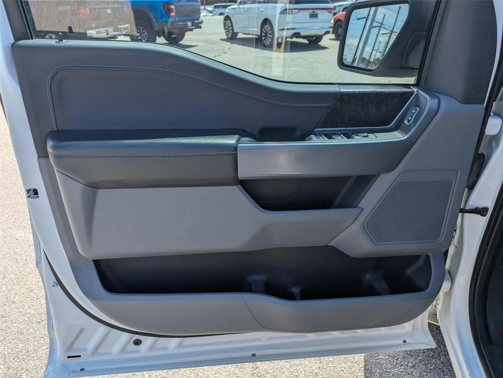 Used 2021  Ford XLT image 11