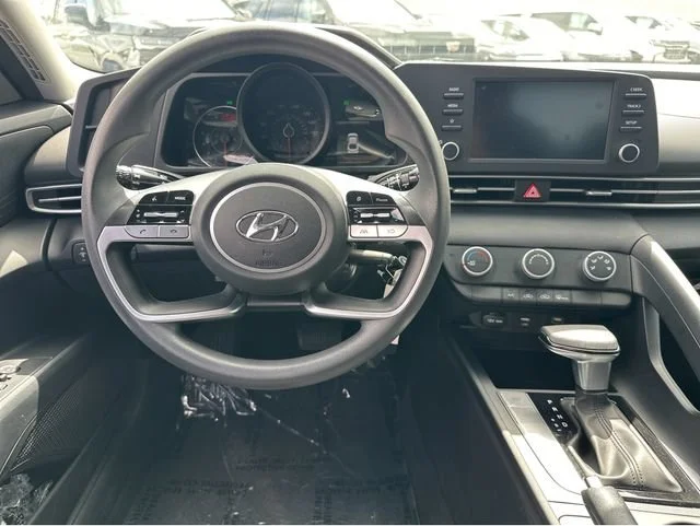 2021 Hyundai Elantra SE - Photo 15