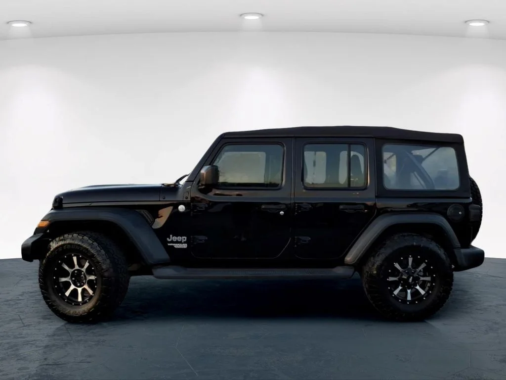 Used 2019 Black Jeep Unlimited Sport image 13
