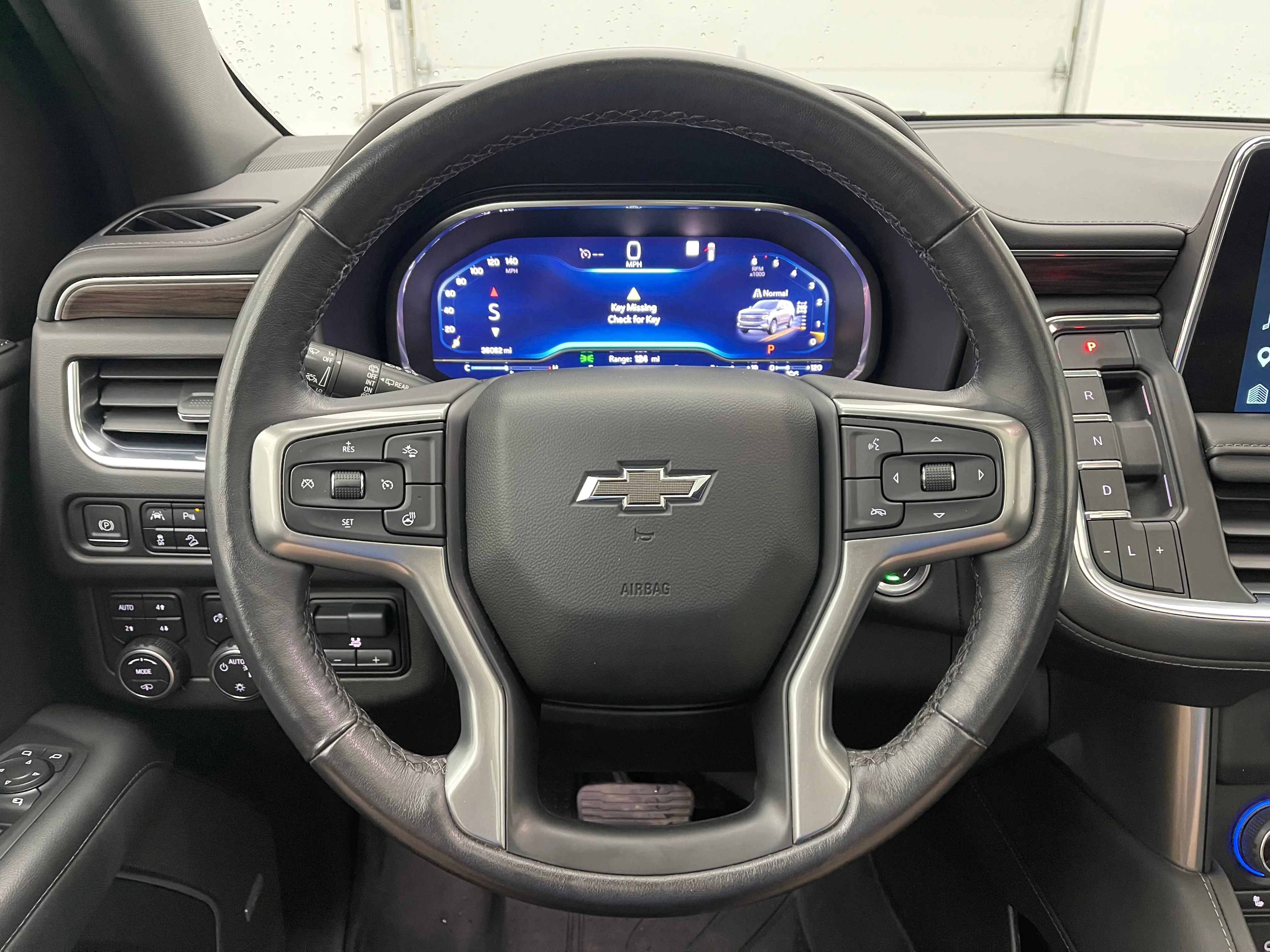 Used 2022 Iridescent Pearl Tricoat Chevrolet Z71 image 22