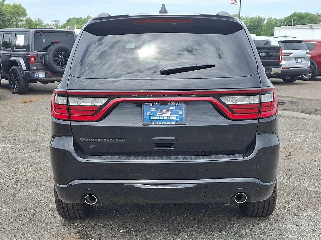 New 2026 Diamond Black Clear-Coat Exterior Paint Dodge GT Plus image 7
