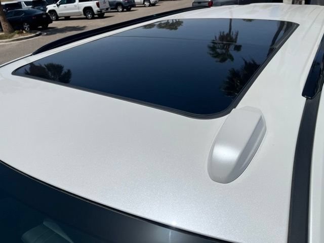 Used 2025 Iridescent Pearl Tricoat Chevrolet RST image 11