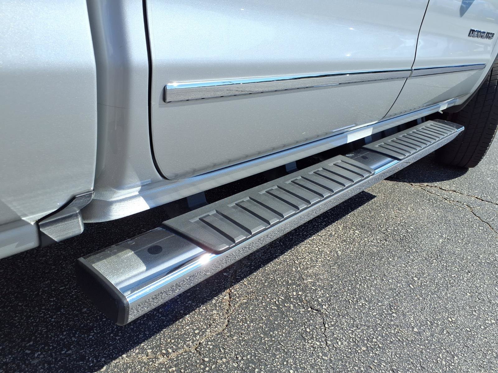 Used 2017 QUICKSILVER METALLIC GMC Denali image 36
