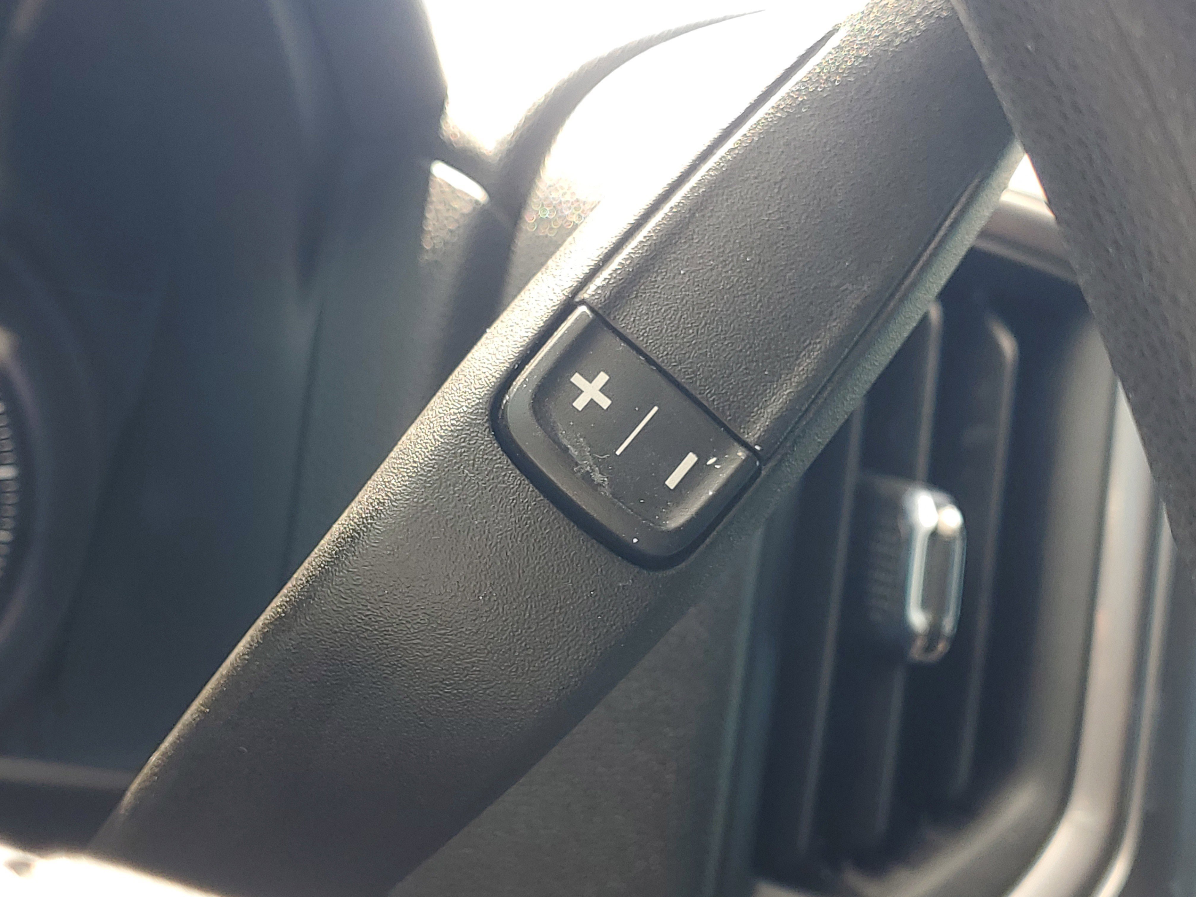 Used 2022 Summit White Chevrolet Custom image 27