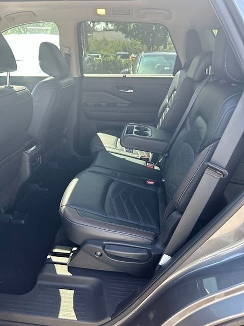 Used 2025 Gray Nissan Platinum image 19