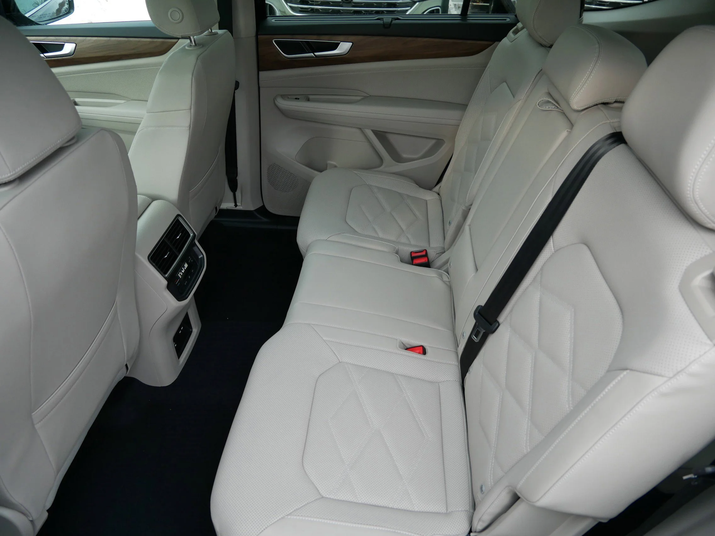 2026 Volkswagen Atlas SE w/Tech - Photo 8