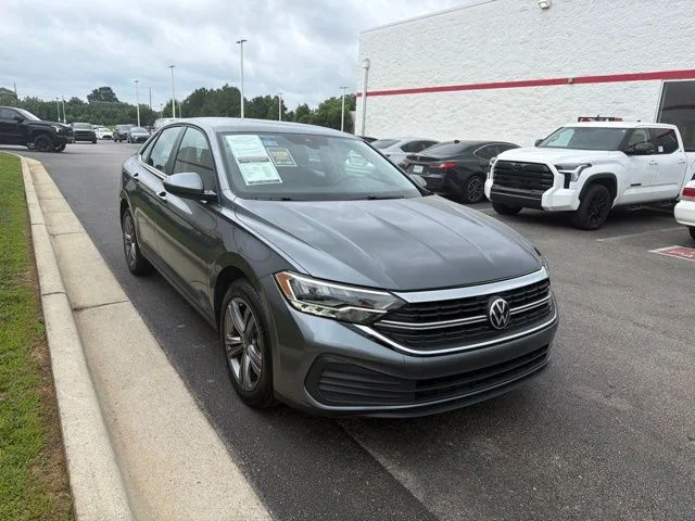 Used 2024 Gray Volkswagen 1.5T SE image 1