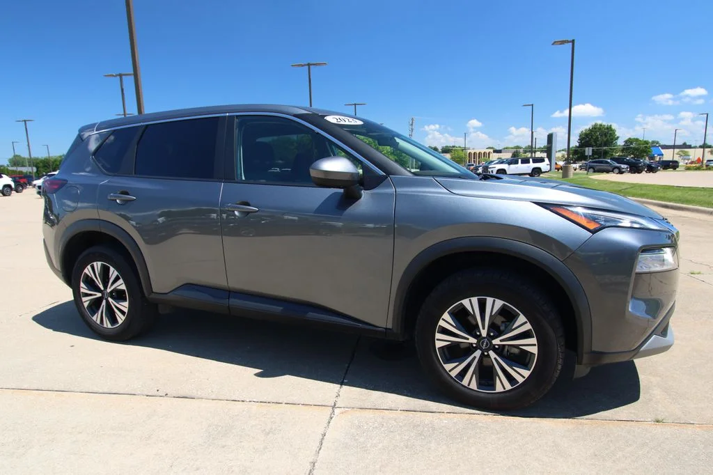 Used 2023 Gray Nissan SV image 3
