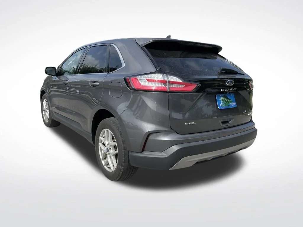 Used 2022 Gray Metallic Ford SEL image 6