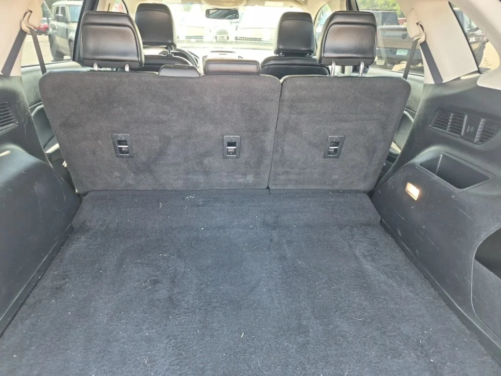 Used 2020 Black Ford SEL image 15