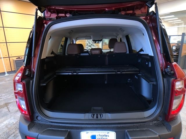New 2025 Ruby Red Metallic Tinted Clearcoat Ford Outer Banks® image 22