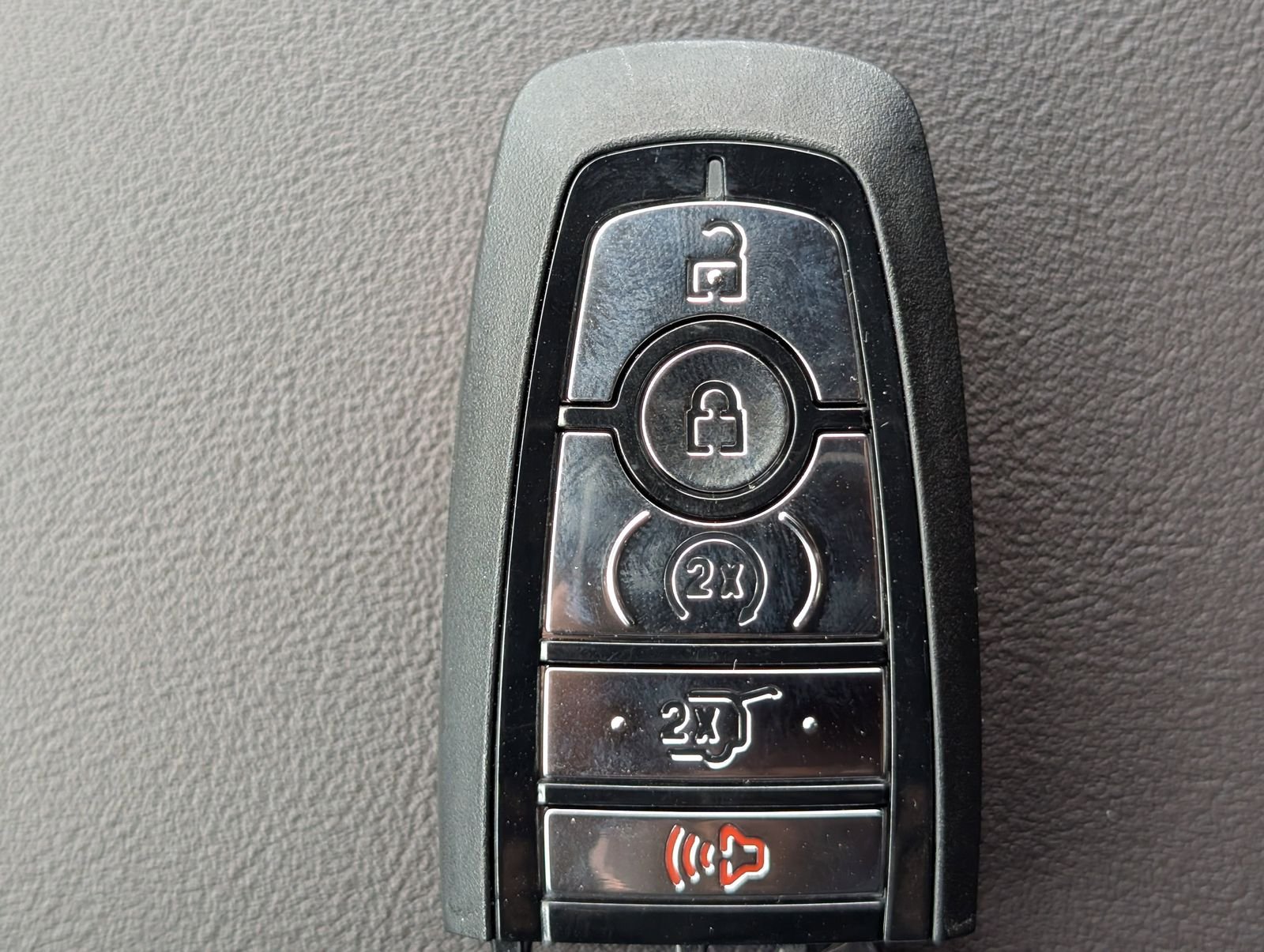 2026 Ford Explorer Platinum - Photo 31