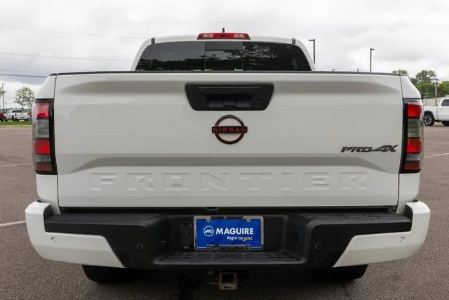 Used 2023 White Nissan PRO-4X image 7
