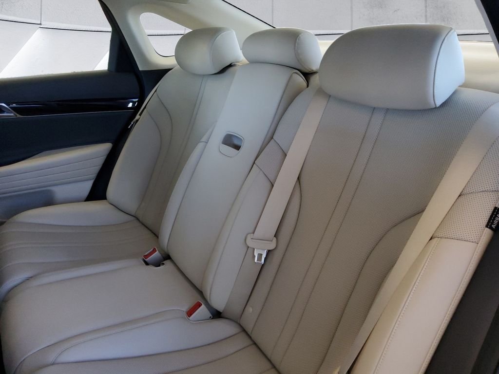 Used 2022 Silver Genesis 2.5T image 18
