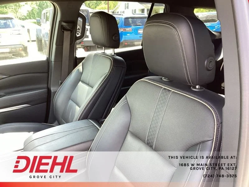 Used 2024 RADIANT RED TINTCOAT Chevrolet Premier image 22