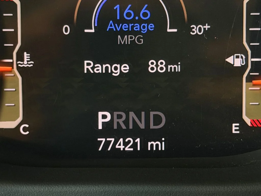 Used 2019 Silver Jeep Unlimited Sport Altitude image 20