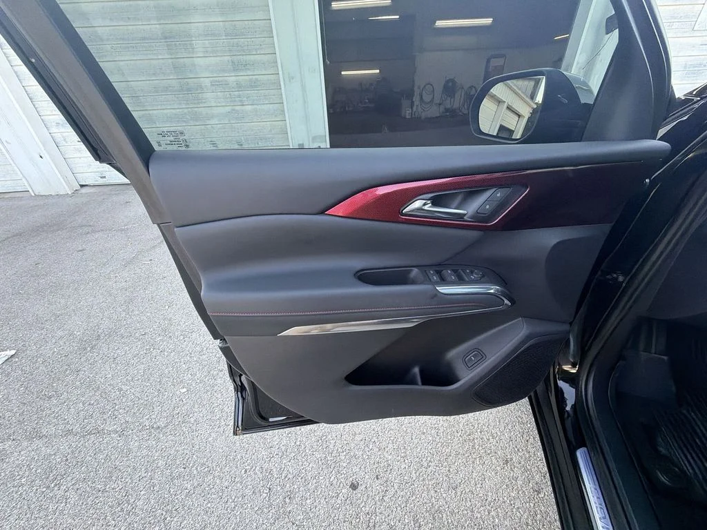 Used 2025 Black Chevrolet Z71 image 13