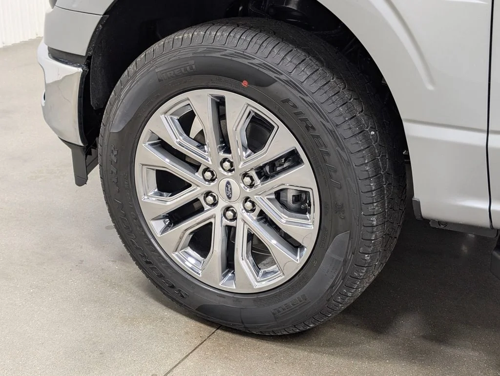 New 2026 Iconic Silver Metallic Ford XLT image 2