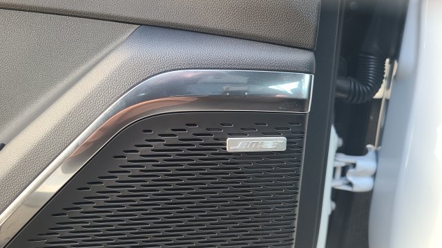 New 2027 Summit White GMC Elevation image 11