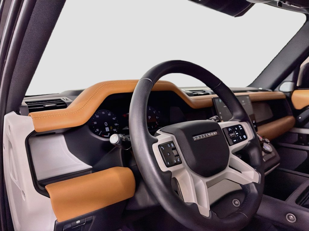 Certified Used 2024 Black Land Rover X-Dynamic SE image 9