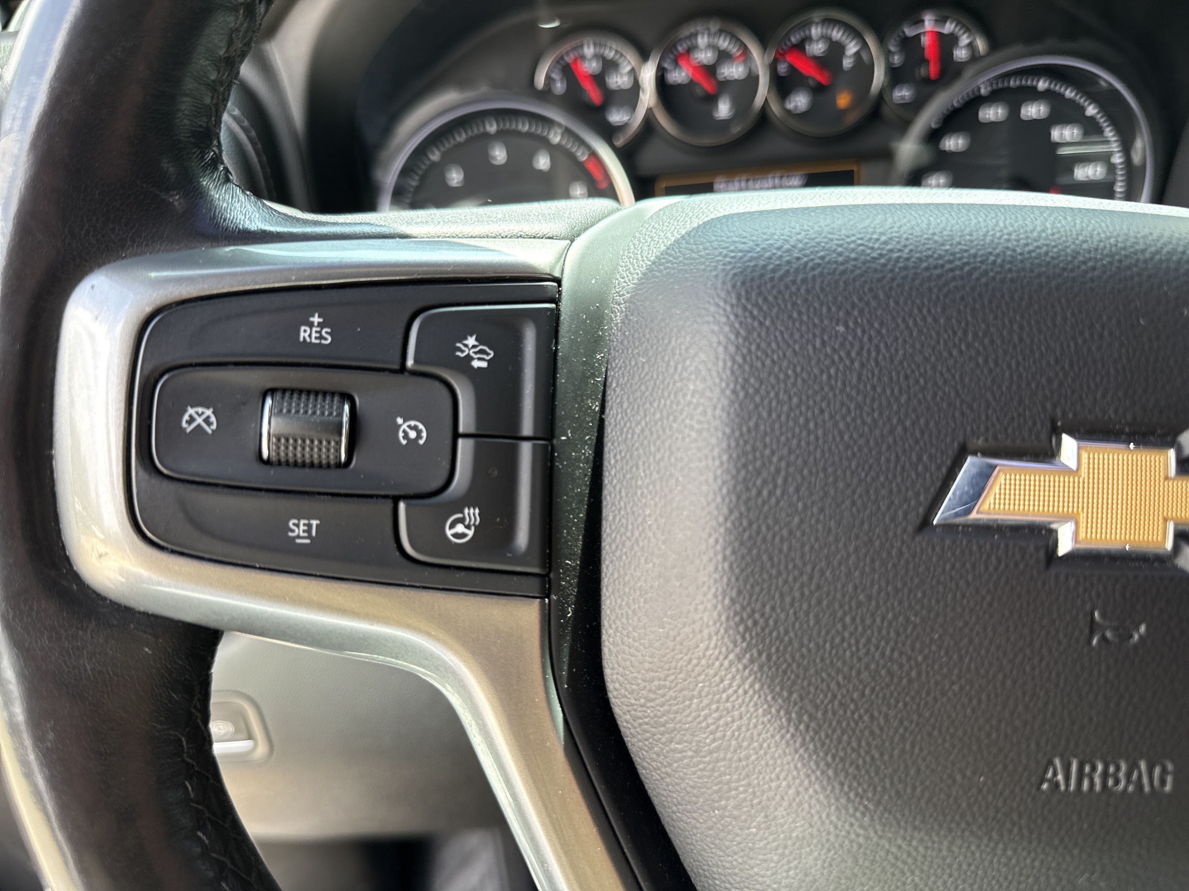 Used 2022 Summit White Chevrolet LTZ image 24