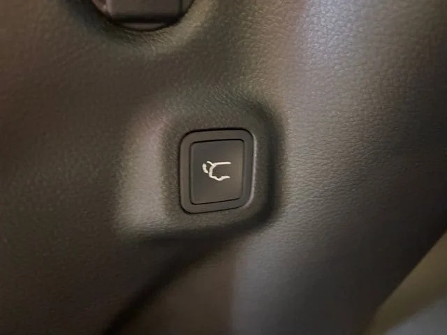New 2026 Bright White Jeep LIMITED 4X4 image 18