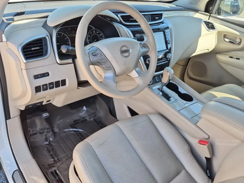 Used 2017 Pearl White Nissan SL image 11
