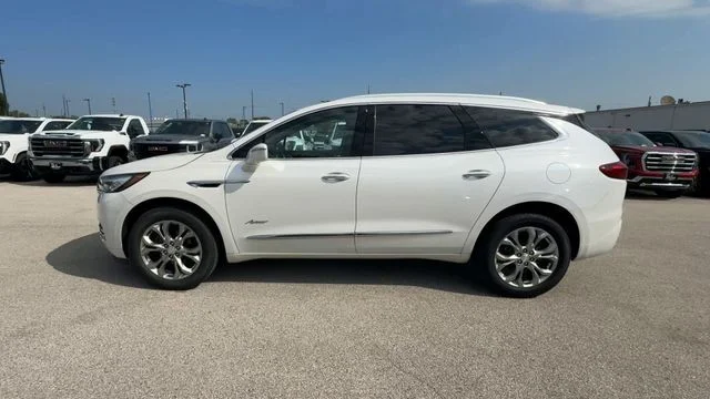 Used 2020 White Frost Tricoat Buick FWD 4dr Avenir image 7
