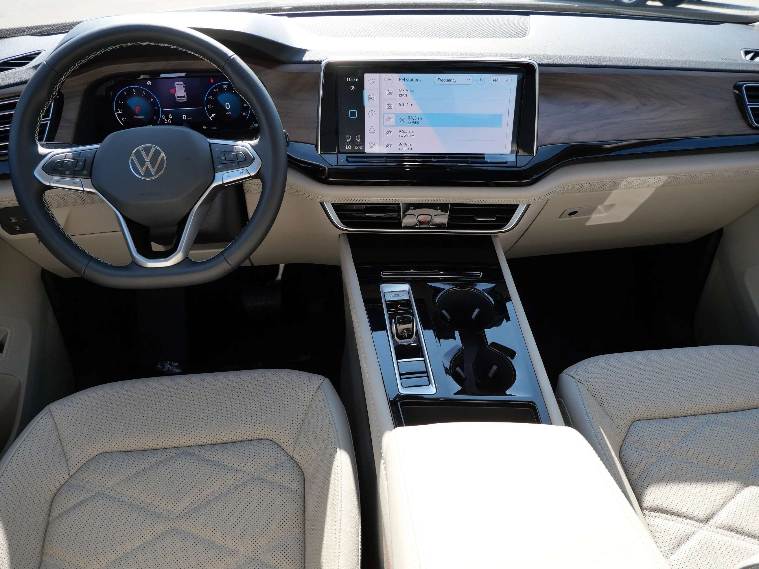 New 2026 Deep Black Pearl Volkswagen 2.0T SE w/Technology image 9