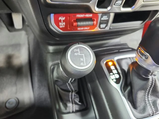 Used 2023 Silver Jeep Rubicon image 25