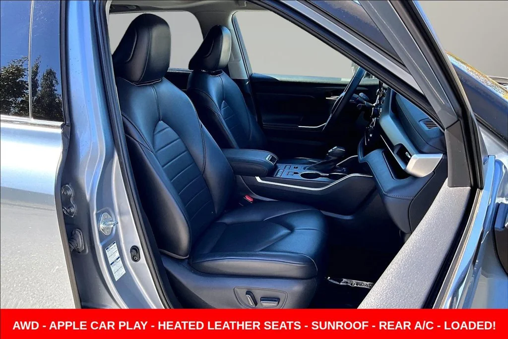 Used 2021 Silver Toyota XLE image 34