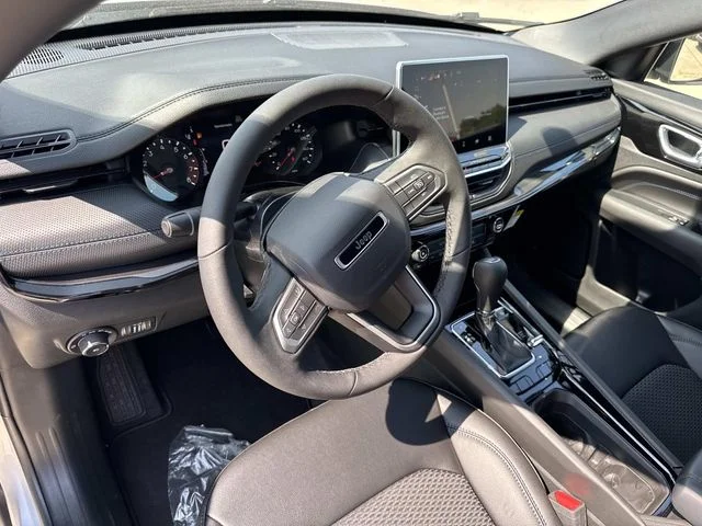 New 2026 Silver Jeep Latitude image 19