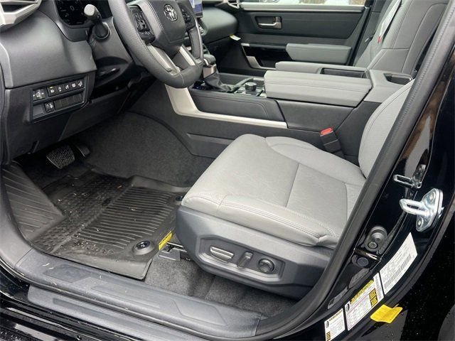 2025 Toyota Tundra Limited - Photo 9
