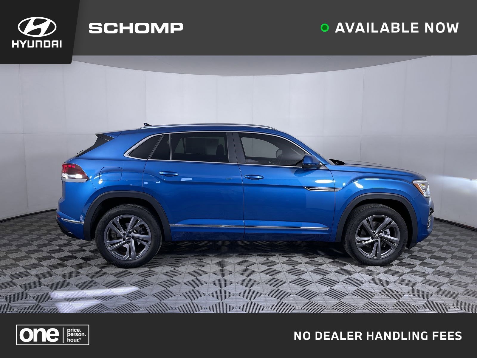 2024 Volkswagen Atlas Cross Sport 2.0T SEL R-Line 4MOTION's photo