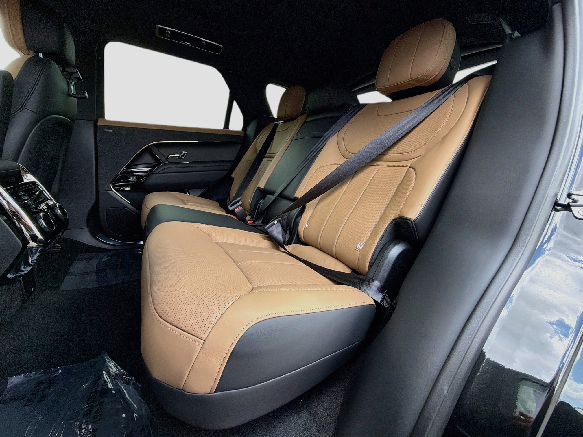 New 2026 Santorini Black LAND ROVER Dynamic SE image 22