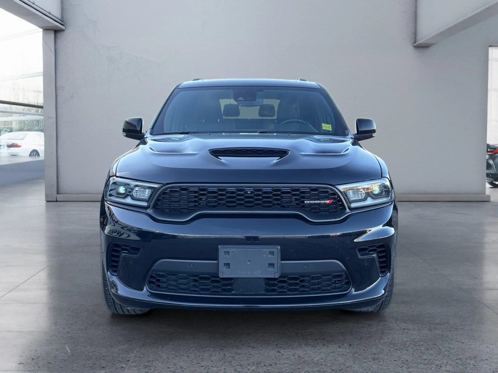 Used 2025 Diamond Black Crystal Pearl Dodge R/T image 8