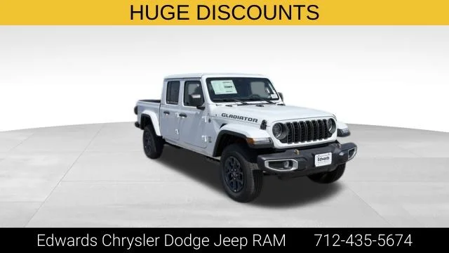 2026 Jeep Gladiator 85th Anniversary Edition Auto's photo