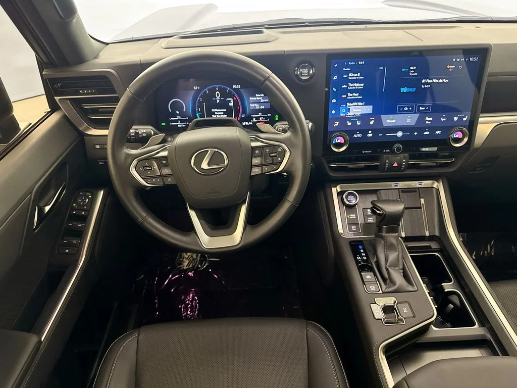 Used 2025 Black Lexus 550 Premium+ image 22