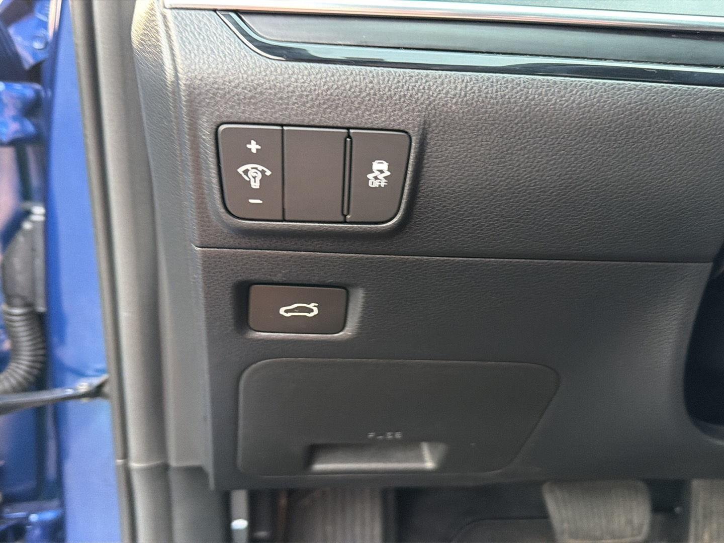 Used 2025 Yacht Blue Kia GT image 19