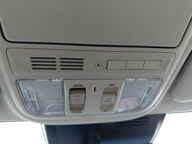 Used 2019 White Honda EX-L image 20