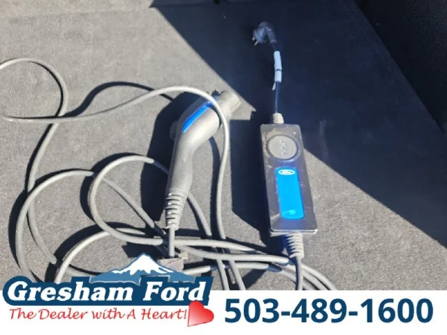 Used 2022 Blue Ford SE image 38