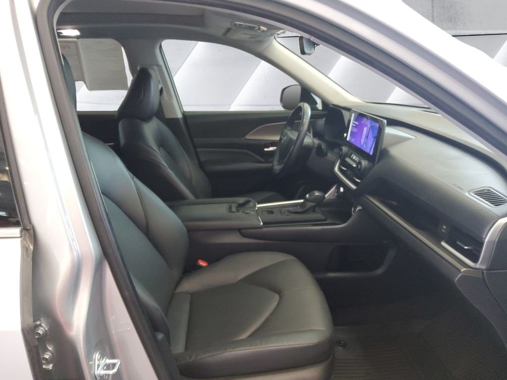 Used 2024 Silver Toyota XLE image 13